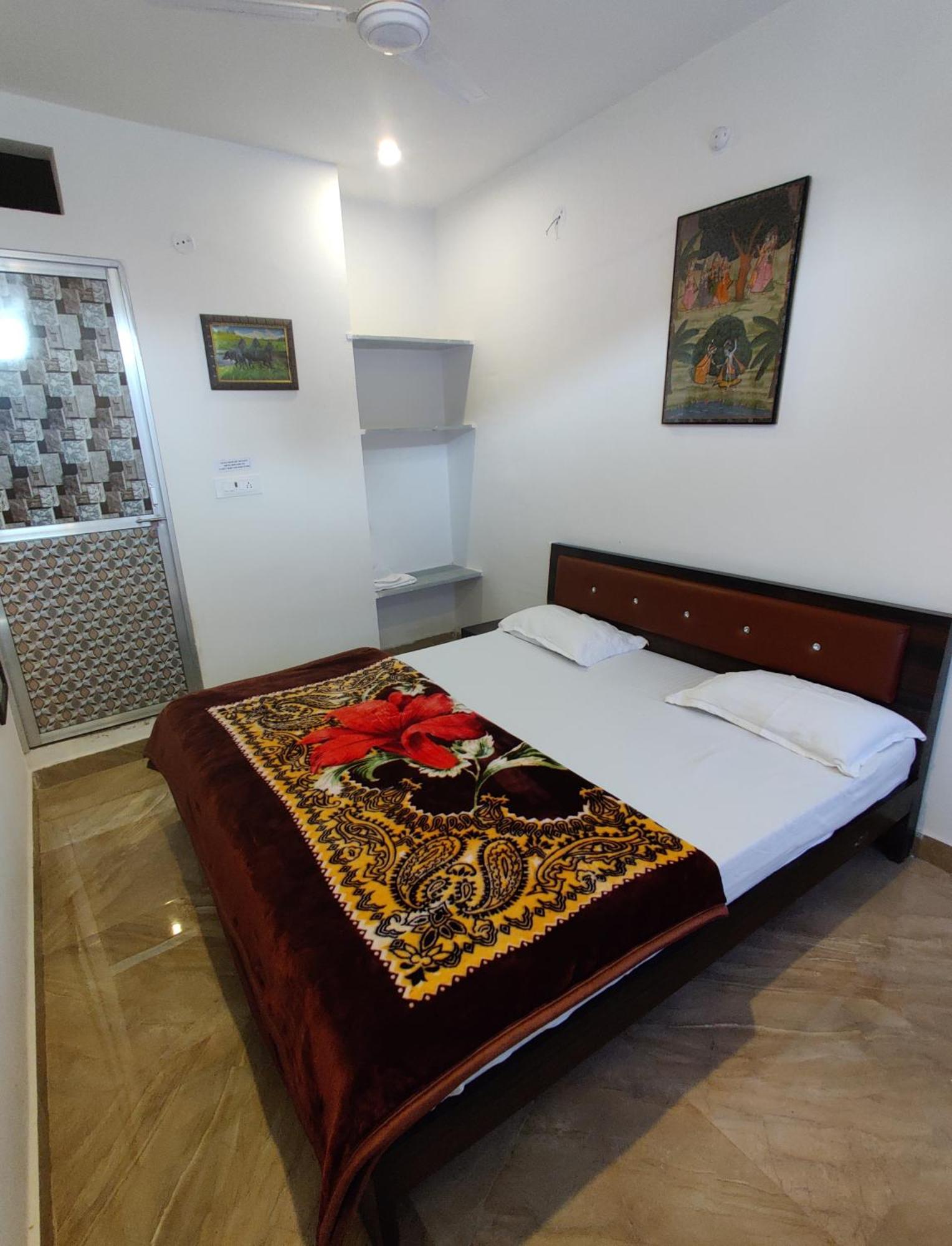 Varah Square Guest House Puskár Szoba fotó