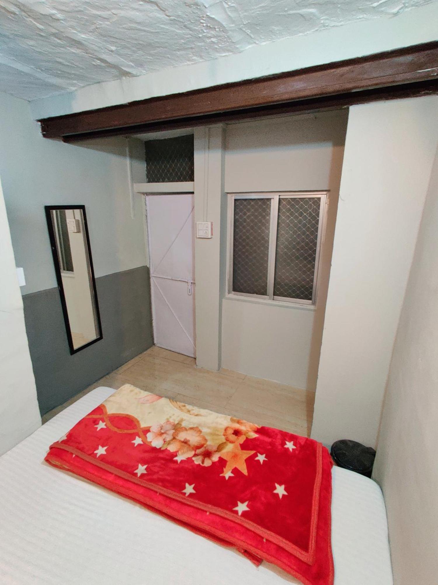 Varah Square Guest House Puskár Szoba fotó