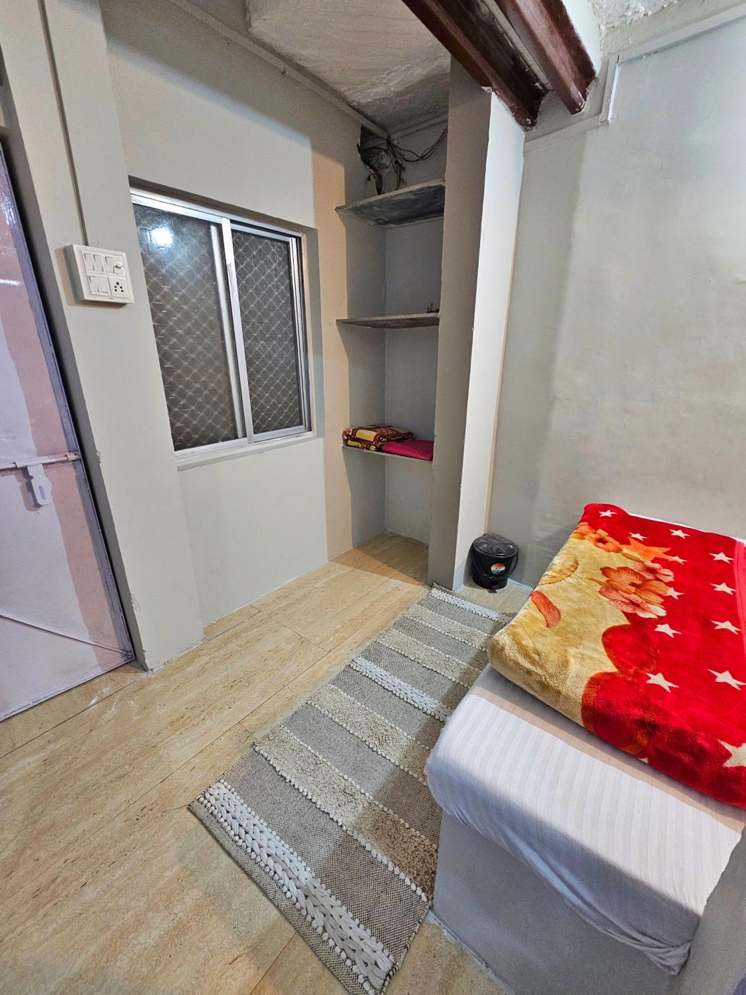 Varah Square Guest House Puskár Szoba fotó