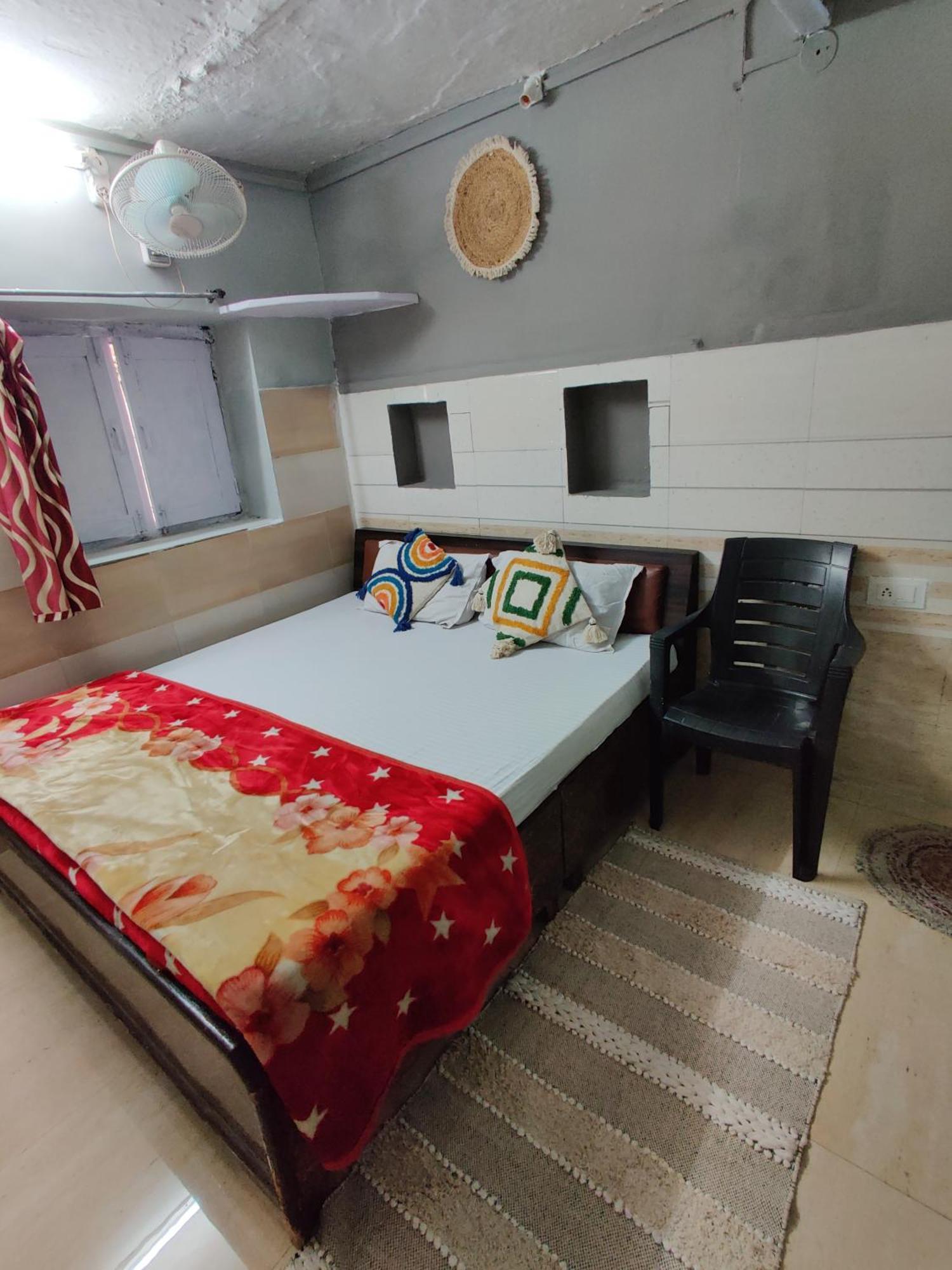 Varah Square Guest House Puskár Szoba fotó