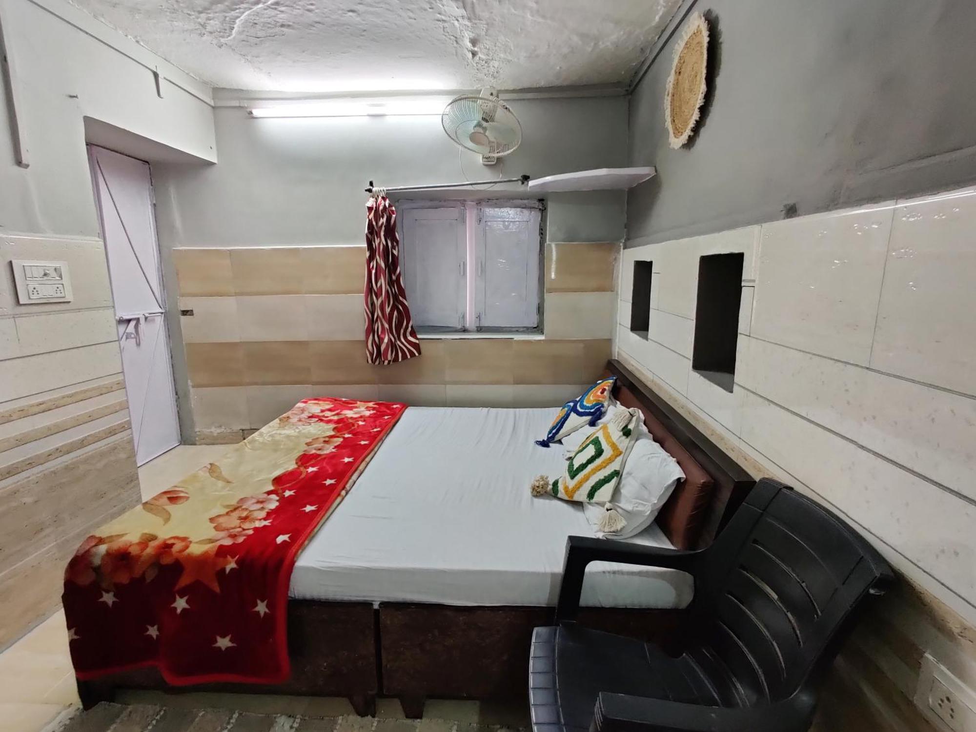 Varah Square Guest House Puskár Szoba fotó