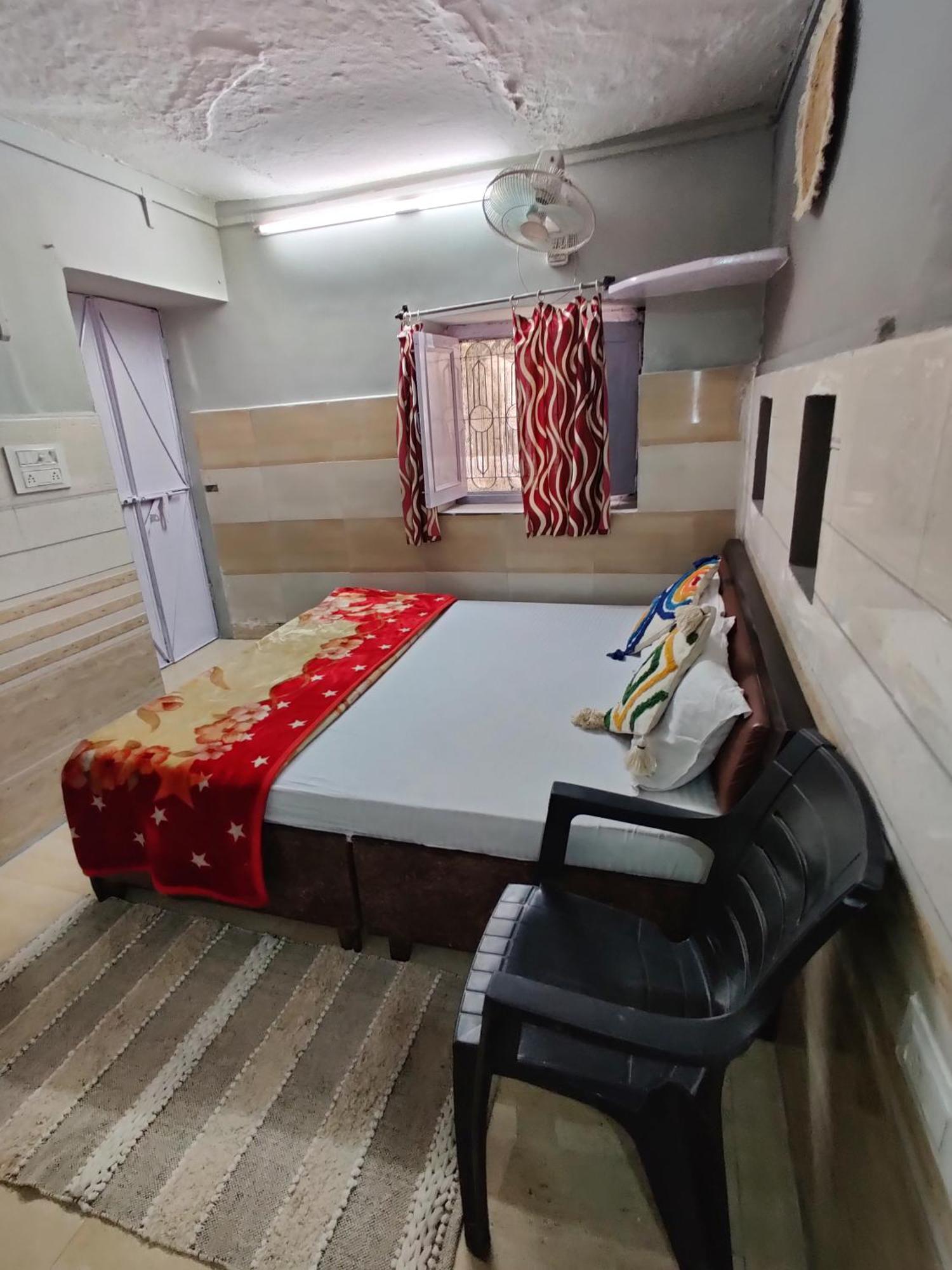 Varah Square Guest House Puskár Szoba fotó