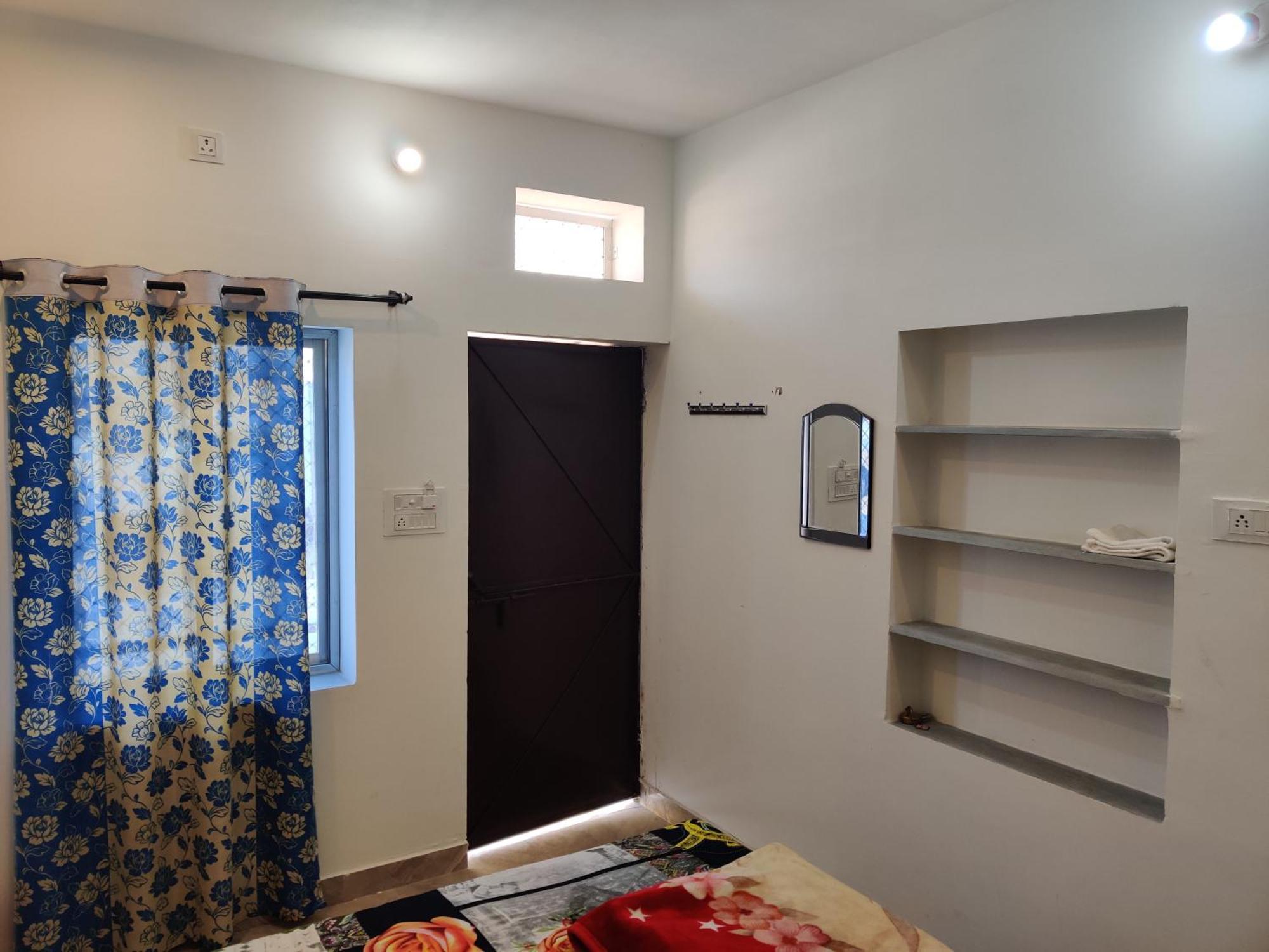 Varah Square Guest House Puskár Szoba fotó